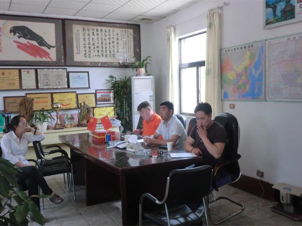 法国客户考察舔砖压块?